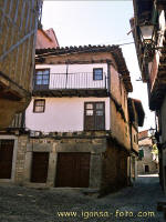 Casa-House 10-24 ,arquitectura rural y popular