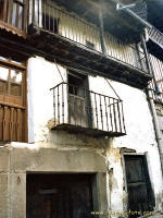 Casa-House 8-4 ,arquitectura rural y popular