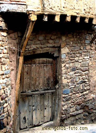 Puerta/Door 25351 Yanguas(Soria)