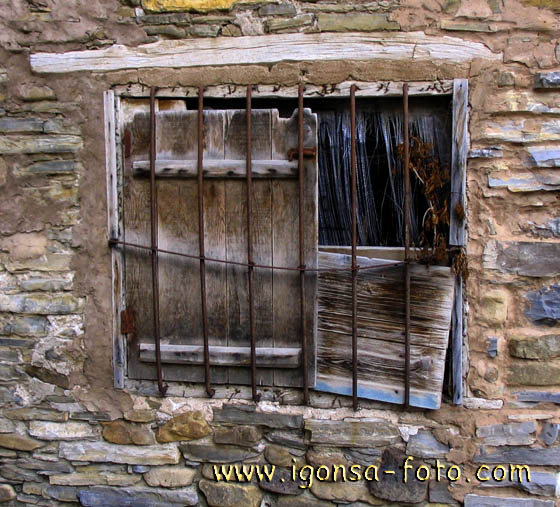 Ventana/Window 25353 Yanguas(Soria)
