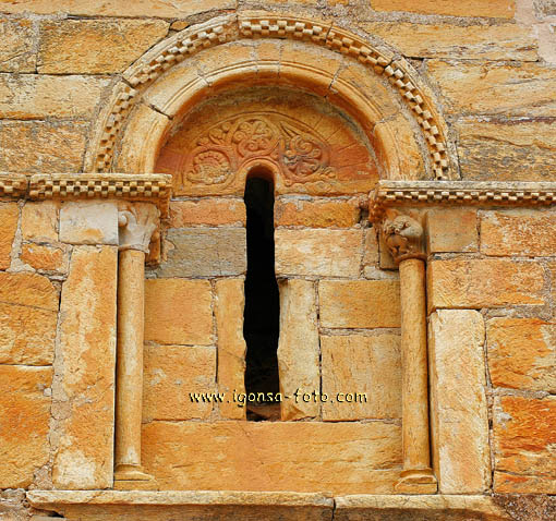 Ventana/Window 5481 Turienzo de Los Caballeros(Leon)