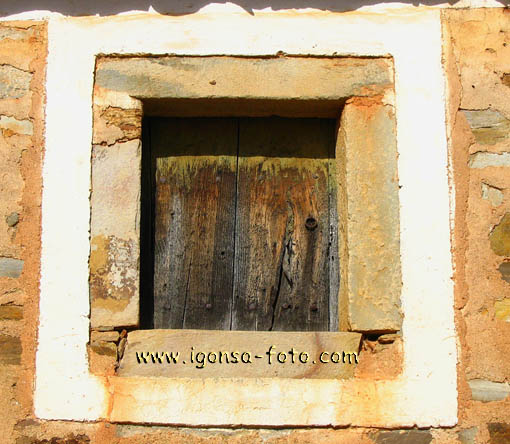 Ventana/Window 5486 Castrillo de los Polvazares(Leon)