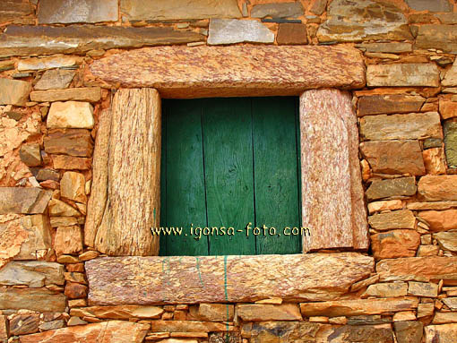 Ventana/Window 5499 Castrillo de los Polvazares(Leon)