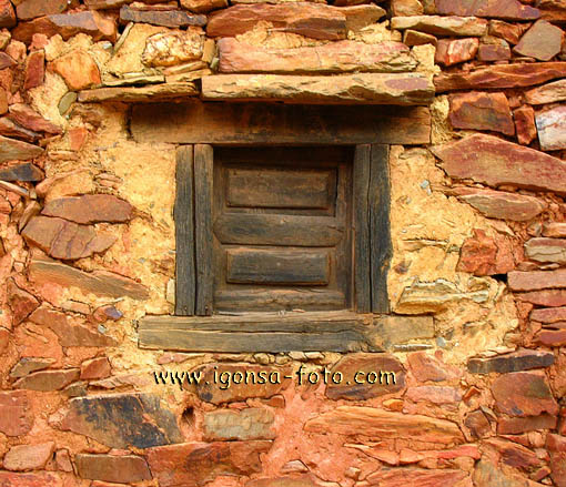 Ventana/Window 5501 Castrillo de los Polvazares(Leon)