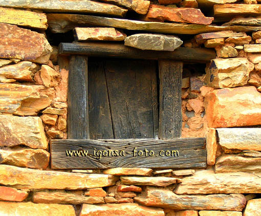 Ventana/Window 5503 Castrillo de los Polvazares(Leon)