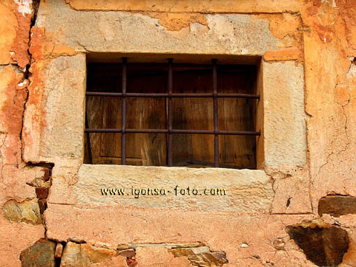 Ventana/Window 5505 Castrillo de los Polvazares(Leon)