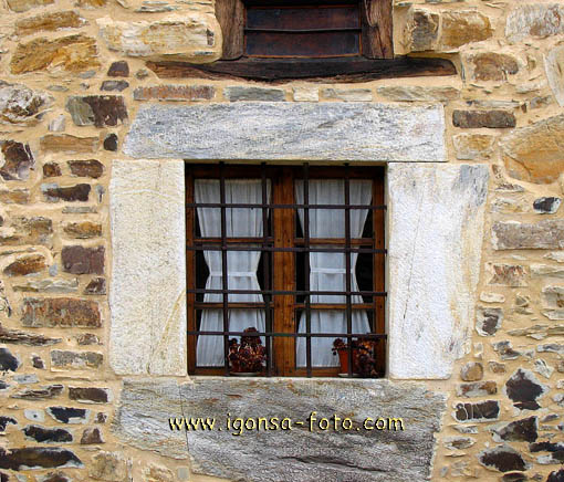 Ventana/Window 5530 Santa Colomba de Somoza(Leon)