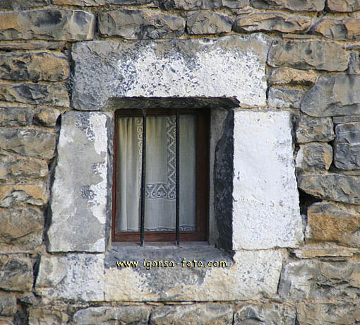 Ventana/Window 5775 Oto(Huesca)